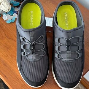 Vionic Slip-On Sneaker in Black with Lime Insole